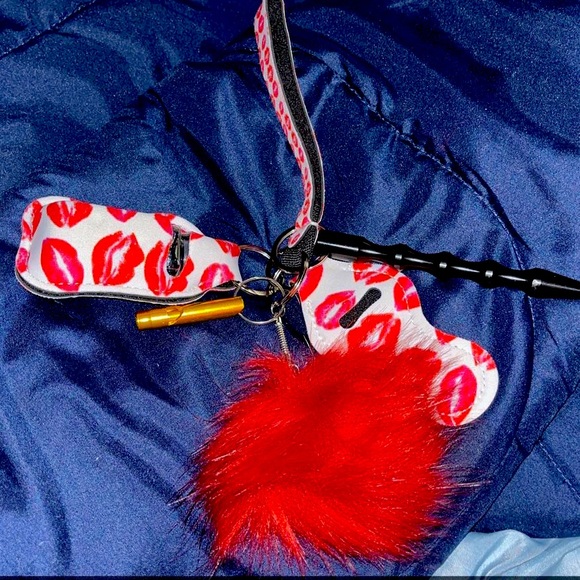 Accessories - Kiss me keychain